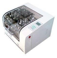 Incubadora con agitación. Modelo CVP-100B